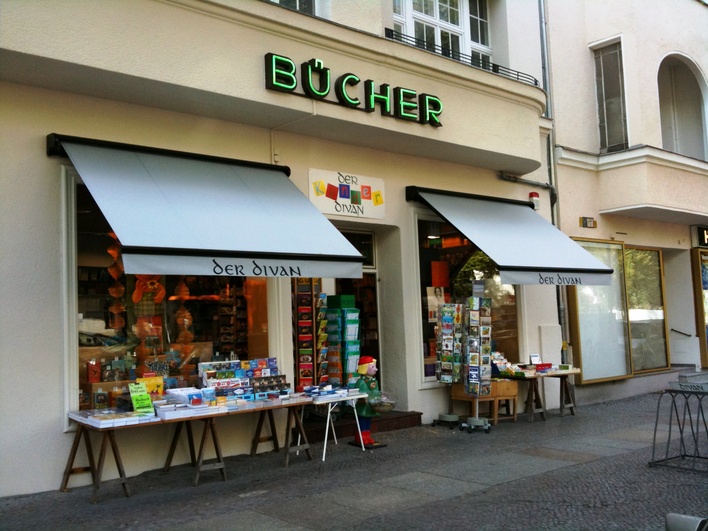 Buchhandlung "Der Divan" in der Reichsstraße in Westend