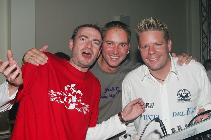 Das Team von 3DJs bieten DJ-Musik für Ihre Veranstaltungen in Berlin und Brandenburg.