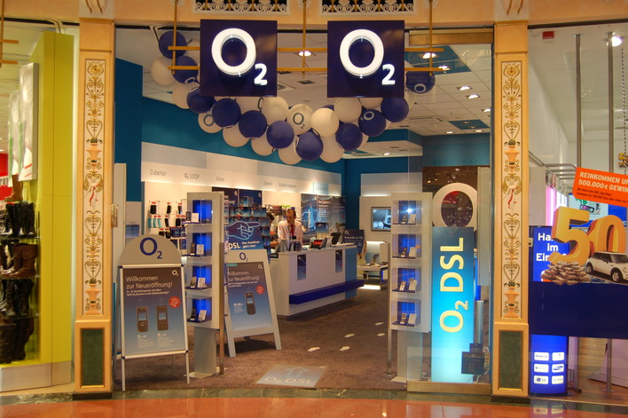 O2 im Einkaufszentrum das Schloss