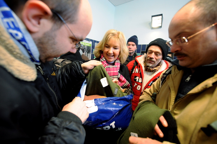Petra Götze im Einsatz für Berliner helfen e.V.