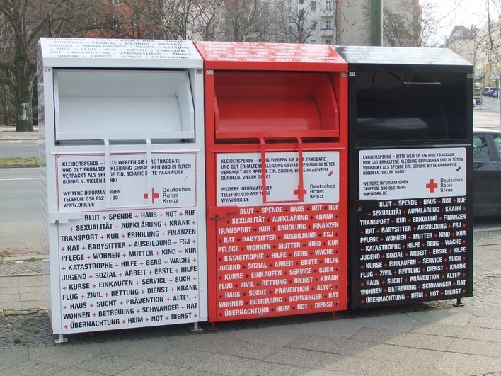 Altkleidercontainer in der Rudolstädter Straße