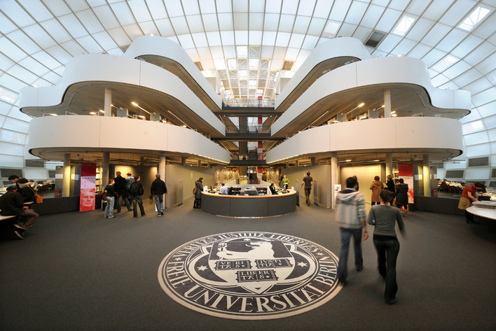 Die von Norman Foster entworfene Philologischen Bibliothek 
