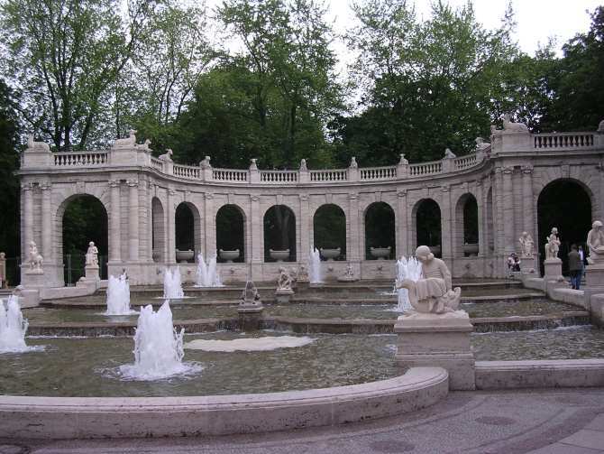Märchenbrunnen