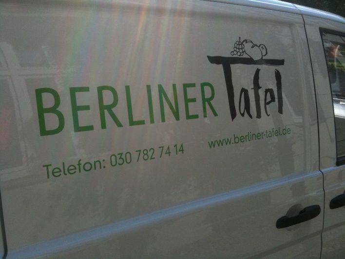 Fahrzeug vom Verein "Berliner Tafel".